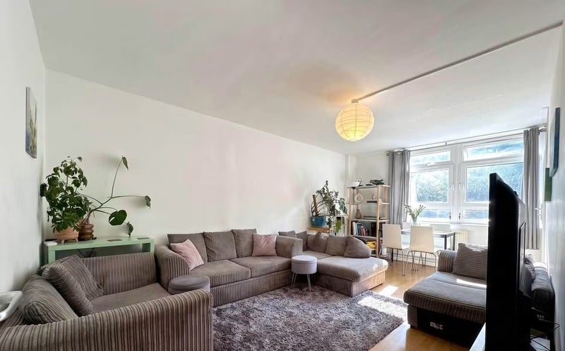 Room Collingwood Street in Greater London