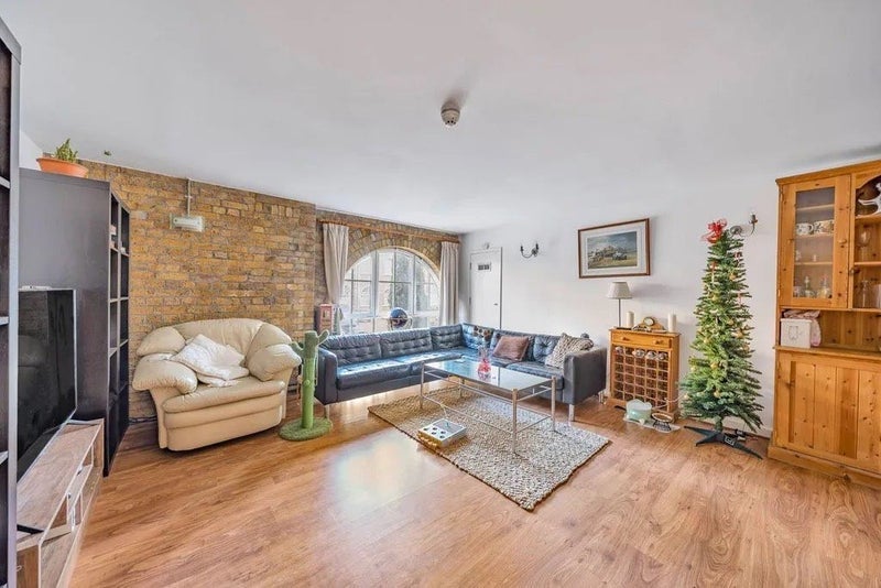 Room Marlborough Road in Greater London