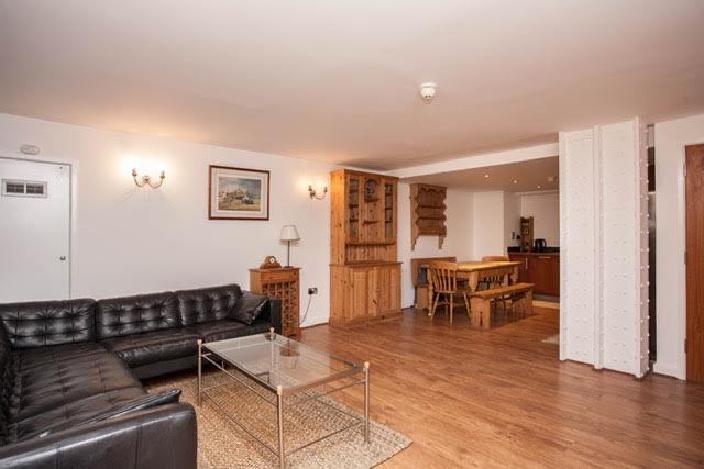 Room Marlborough Road in Greater London