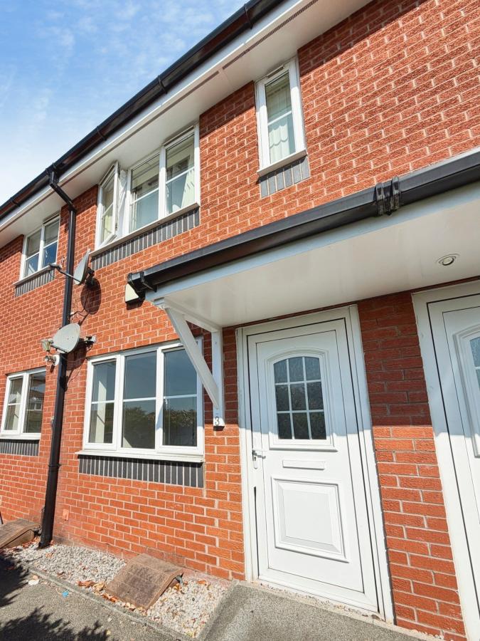 Flat Greenall Street in Ashton-in-Makerfield
