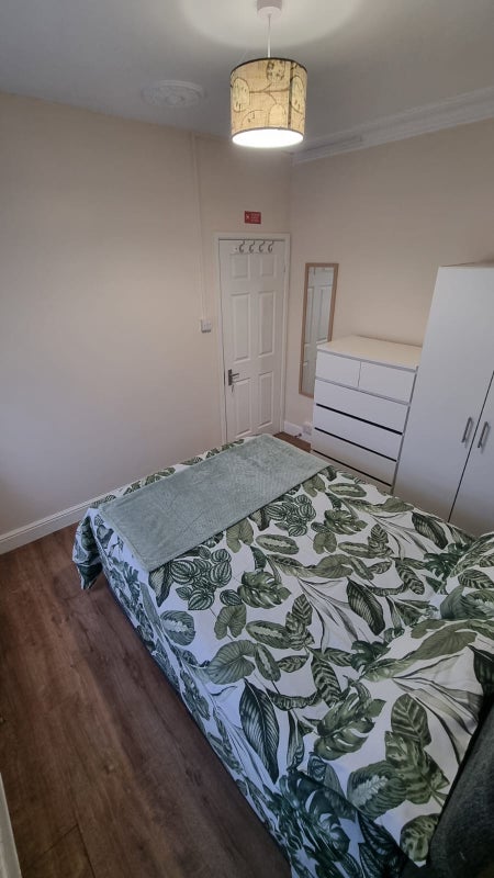 Room Hitcham Road in Greater London