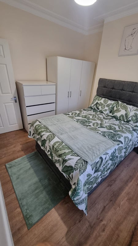 Room Hitcham Road in Greater London