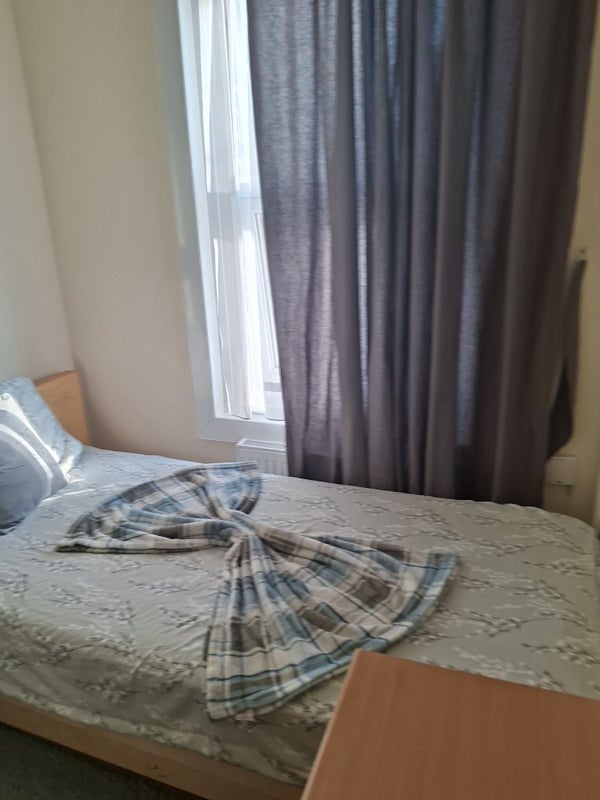 Room Hitcham Road in Greater London