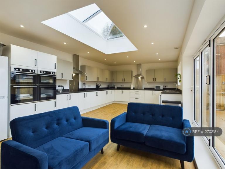 Room Leigh Road in Eastleigh