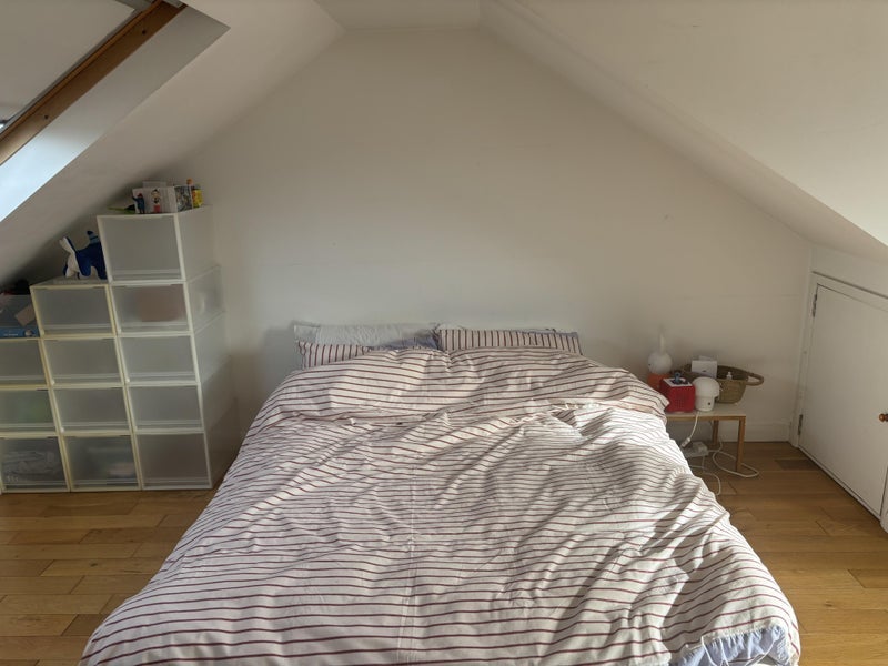 Room Purves Road in Greater London