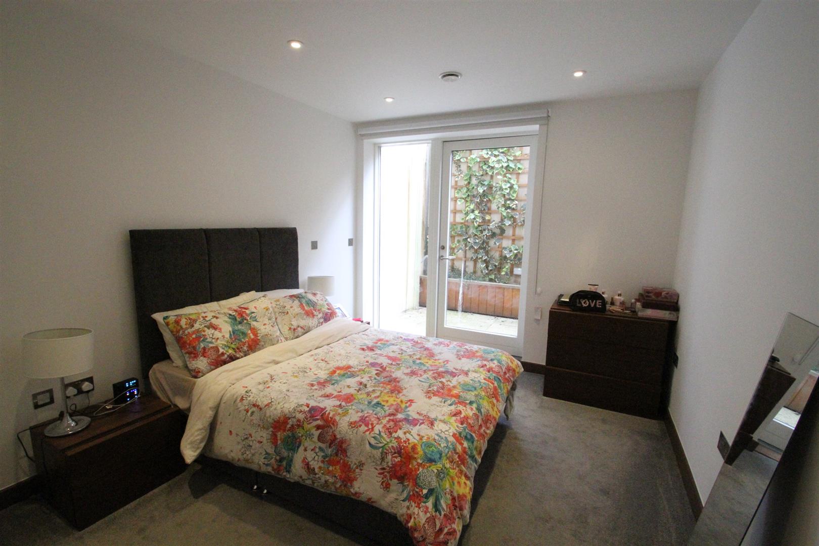 Flat Maygrove Road in Greater London