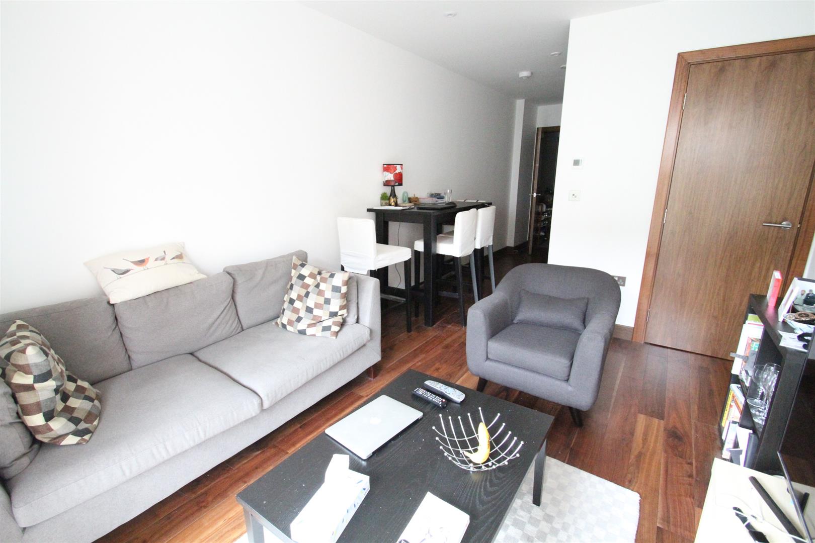 Flat Maygrove Road in Greater London