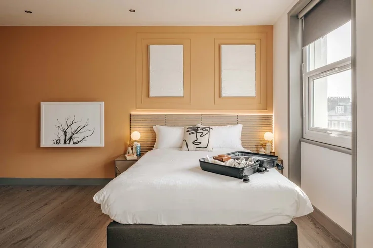 Flat Earl's Court Road in Greater London