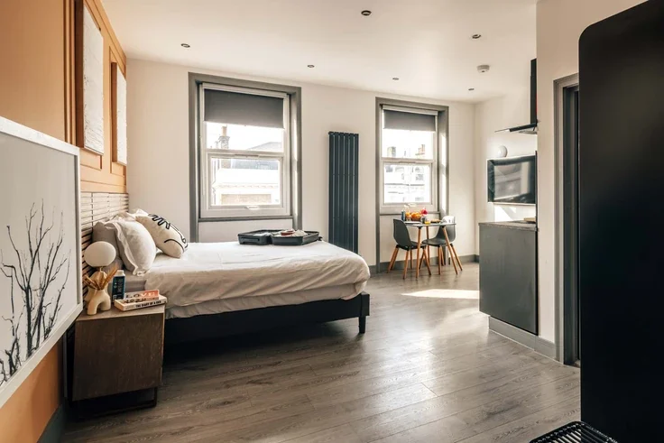 Flat Earl's Court Road in Greater London