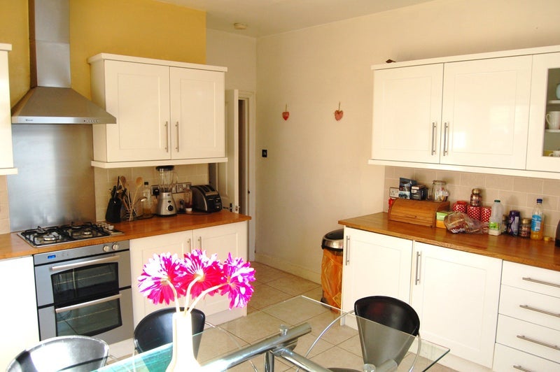 Room Swaby Road in Greater London