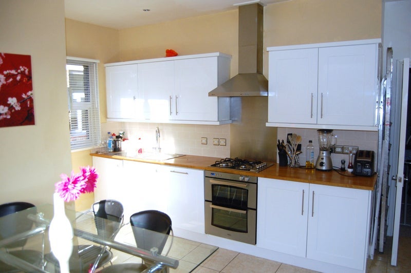 Room Swaby Road in Greater London