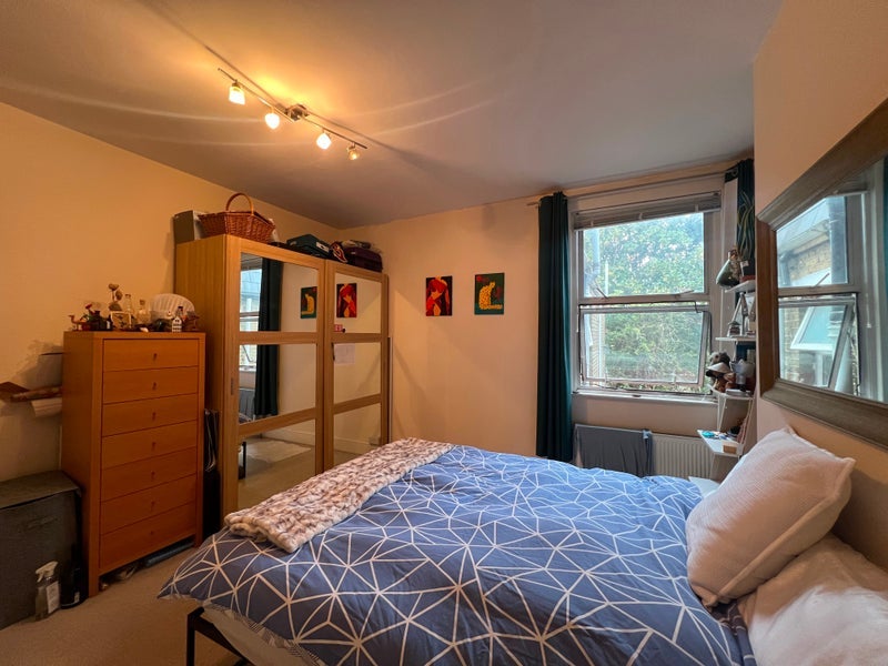 Room Swaby Road in Greater London