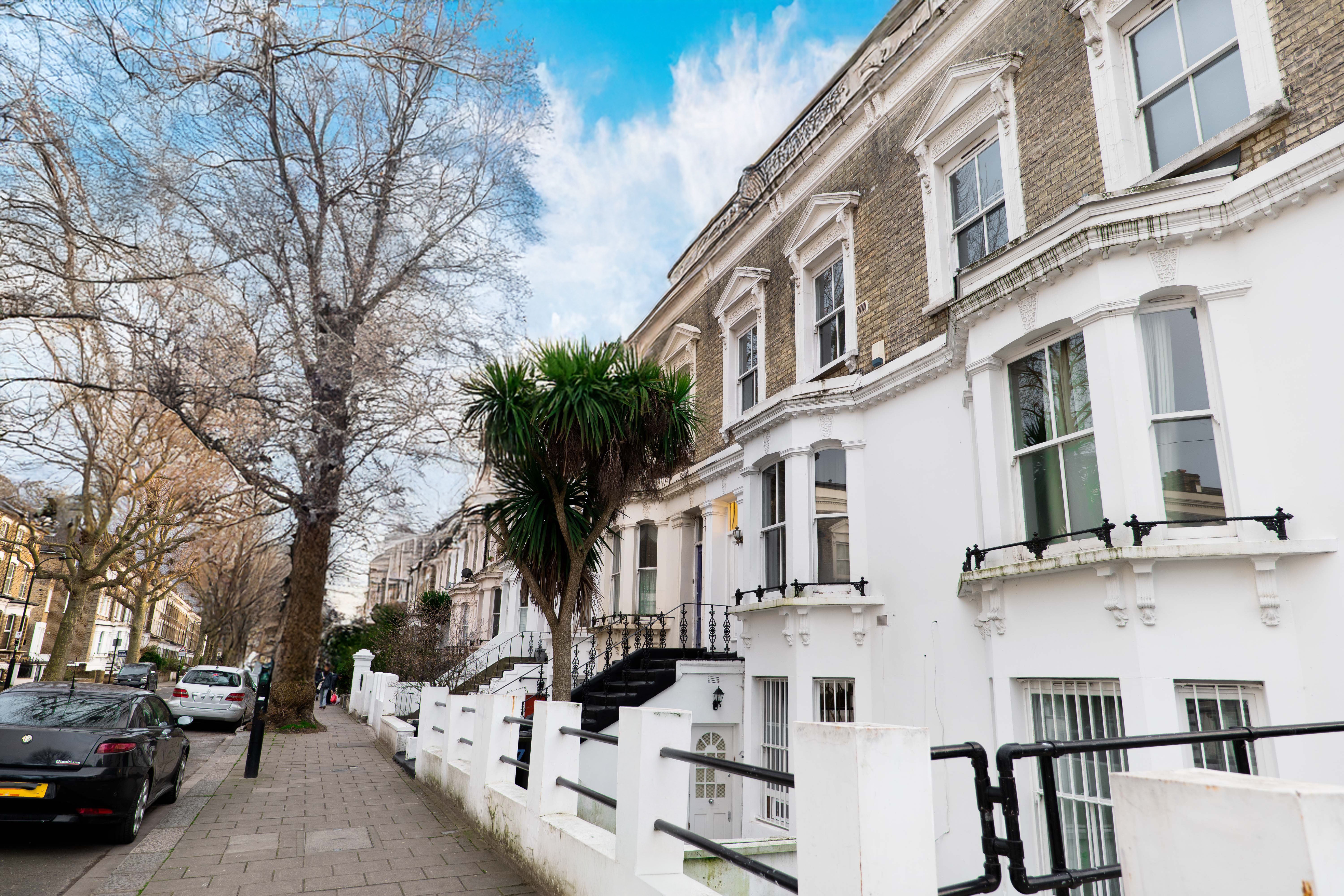 Flat Loftus Road in Greater London