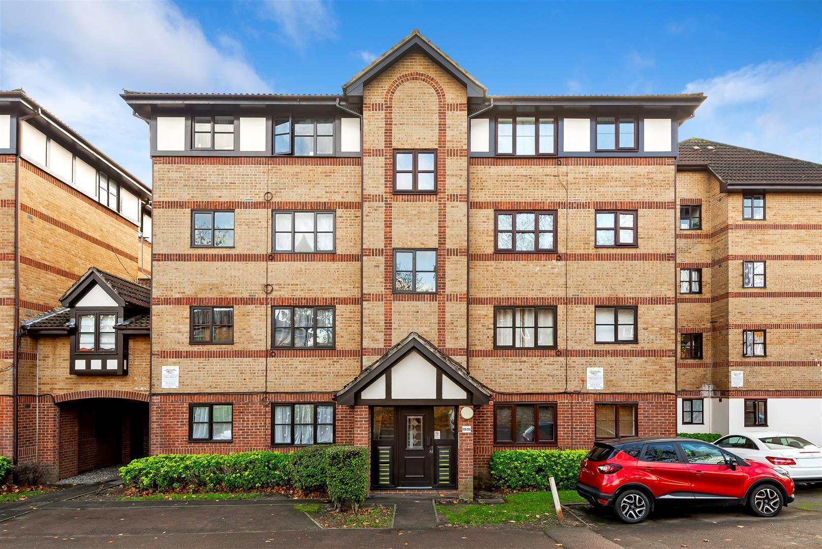 Flat Love Lane in Greater London