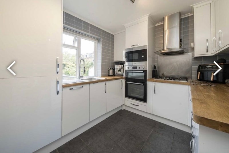 Room Clarence Road in Greater London