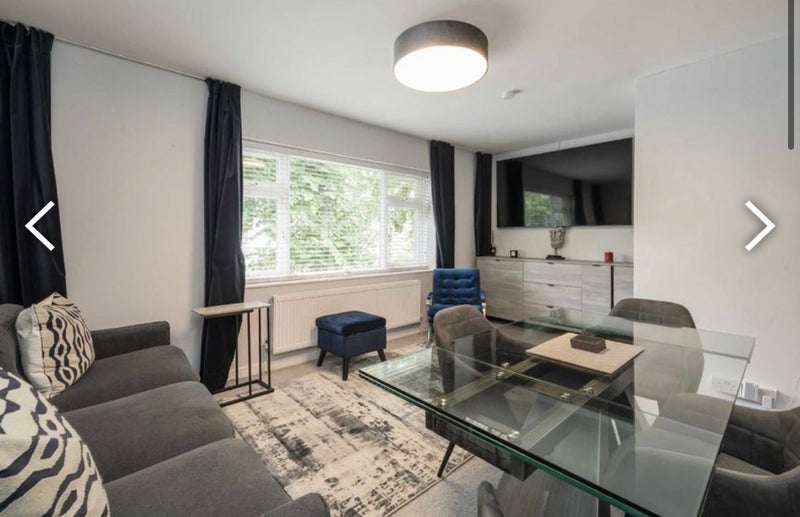Room Clarence Road in Greater London