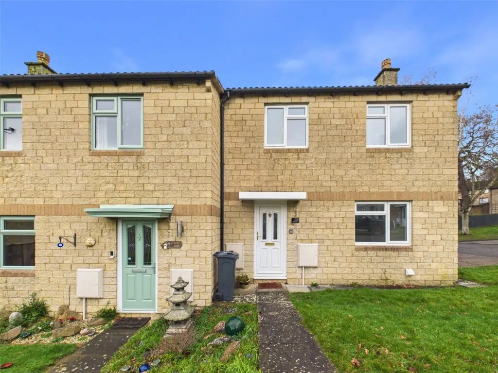 House Starling Court in Stonehouse