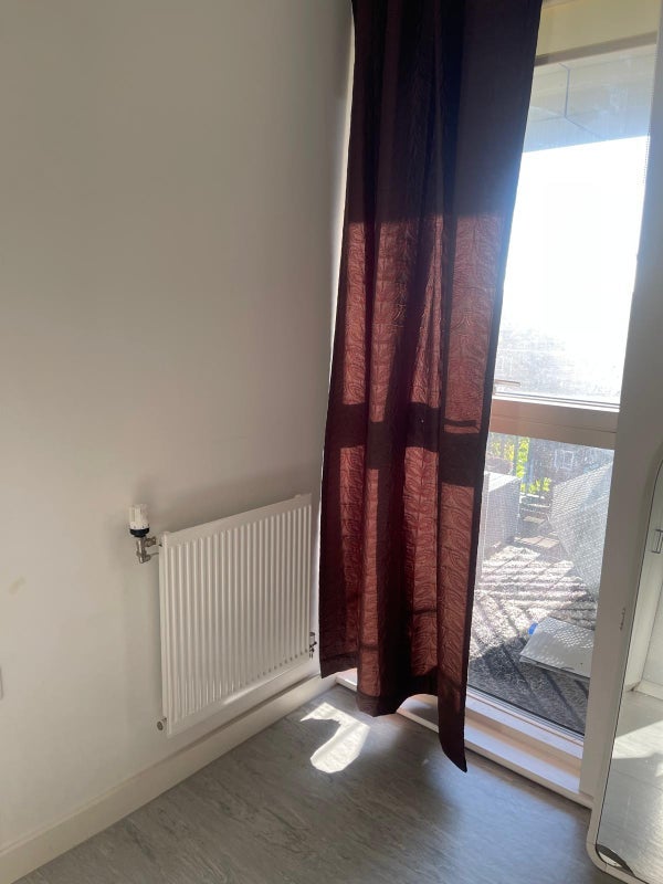 Room Scena Way in Greater London