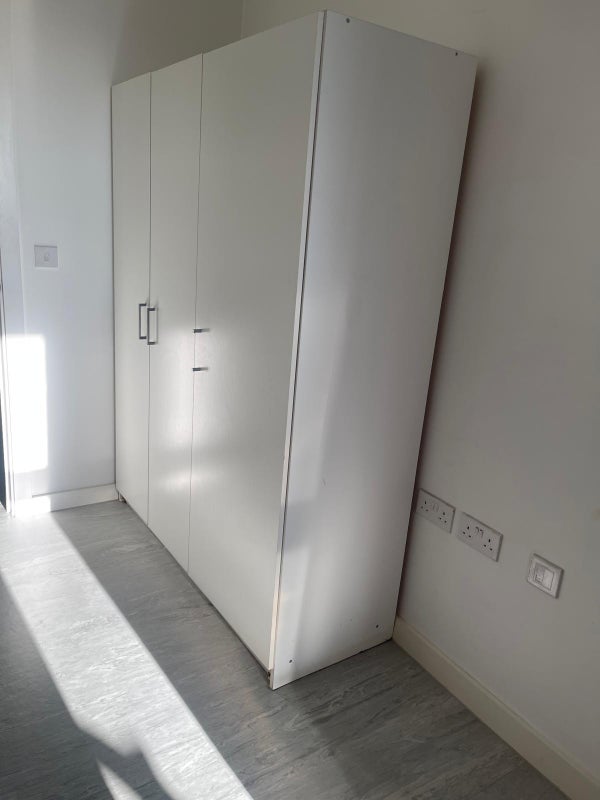 Room Scena Way in Greater London