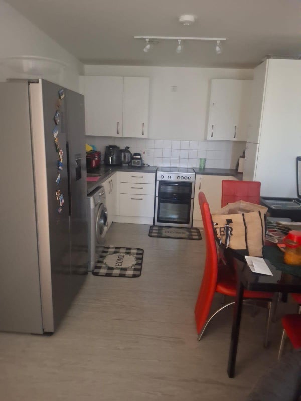 Room Scena Way in Greater London