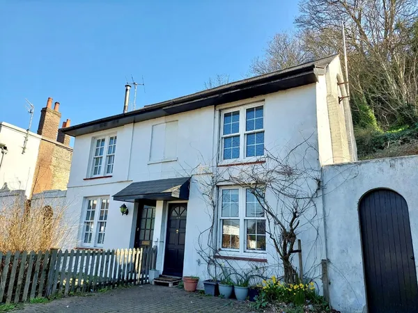 Flat Wheatsheaf Gardens in Lewes