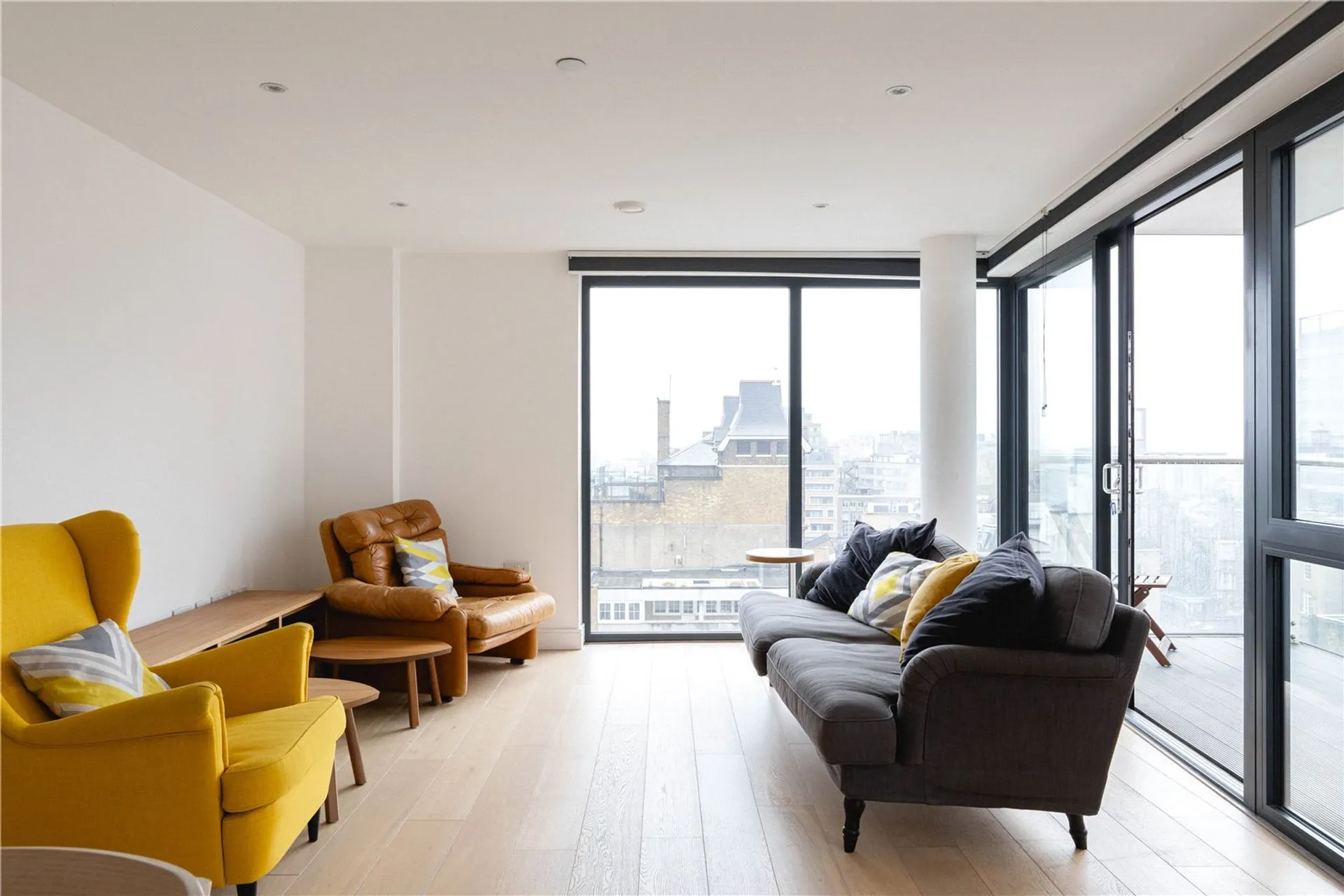 Flat Commercial Street in Greater London