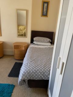 Room Berriman Road in Greater London