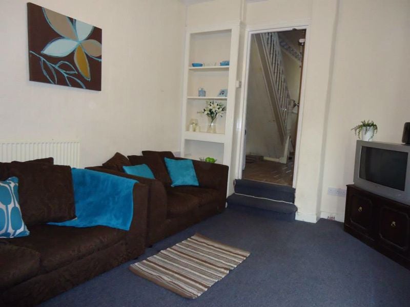 Flat Monthermer Road in Cardiff