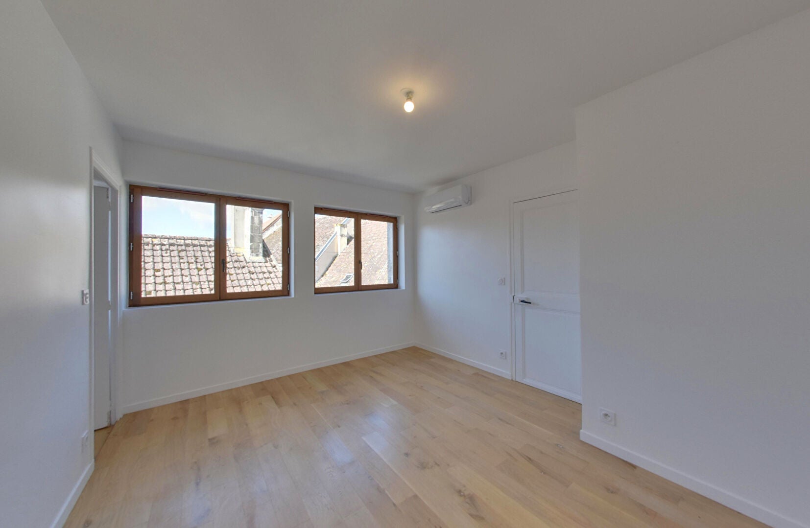 Flat Rue de Druyes in Courson-les-Carrières