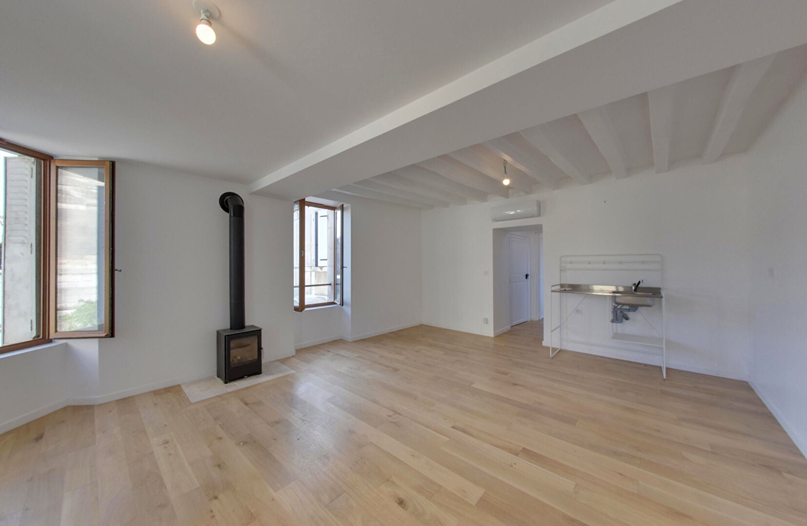 Flat Rue de Druyes in Courson-les-Carrières