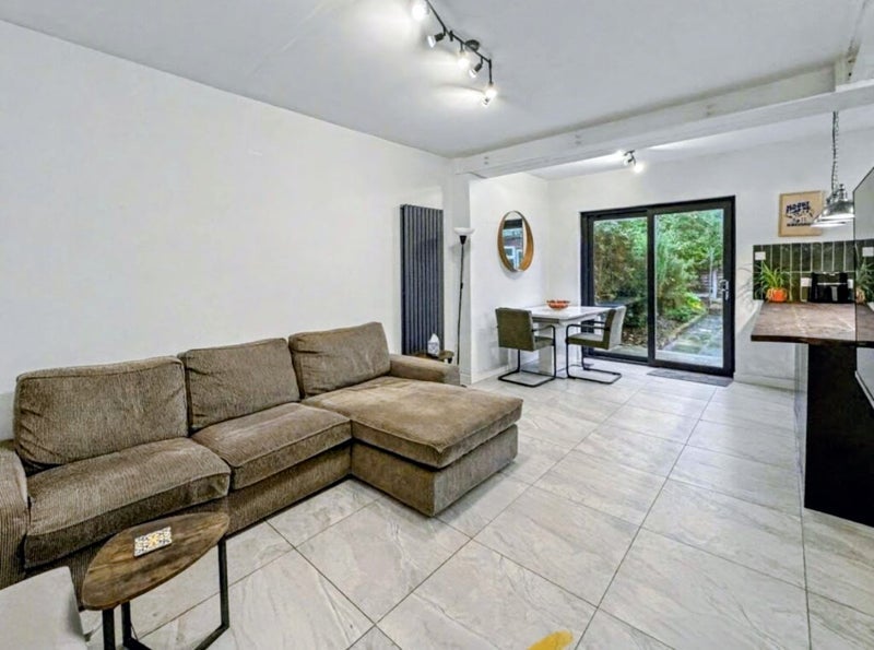 Room Heywood Road in Prestwich