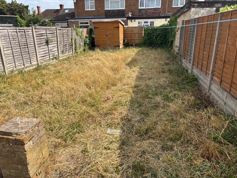 Flat School Lane in Maidenhead