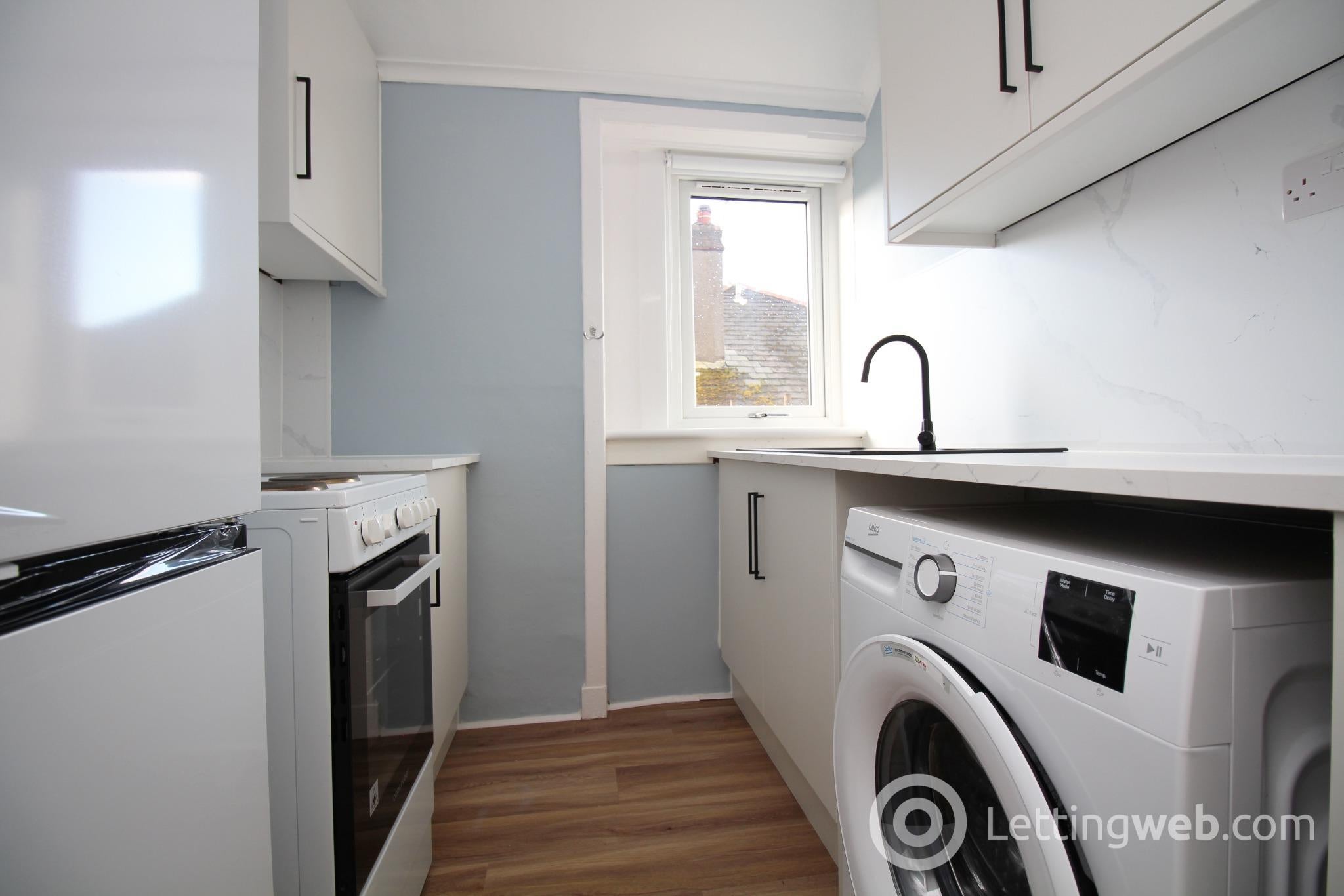 Flat Chirnside Road in Glasgow