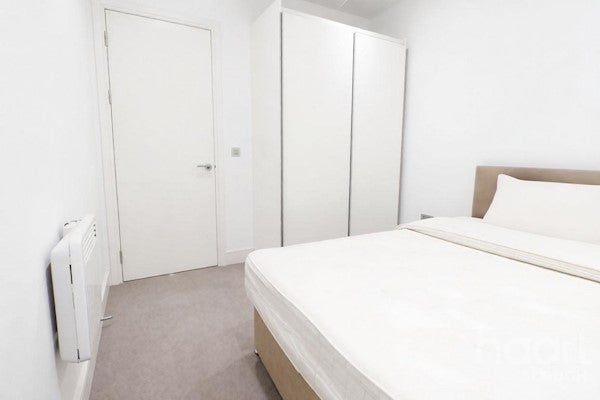 Flat Bath Road in Slough