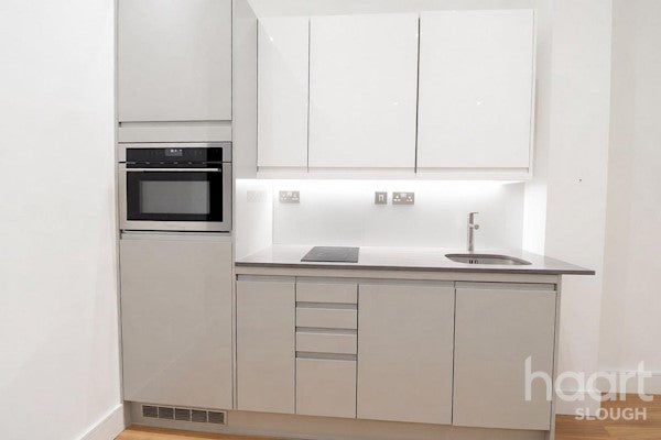 Flat Bath Road in Slough