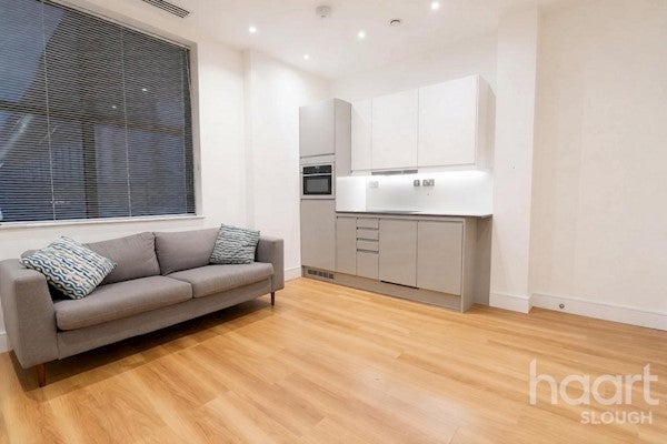 Flat Bath Road in Slough