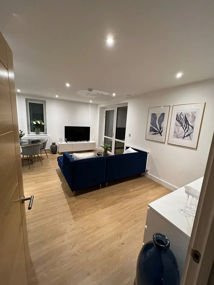 Room Staines Road in Greater London