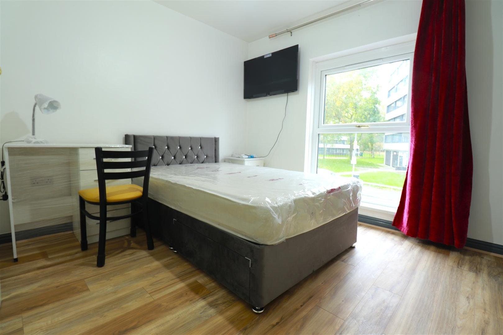 Room Huntly Road in Birmingham
