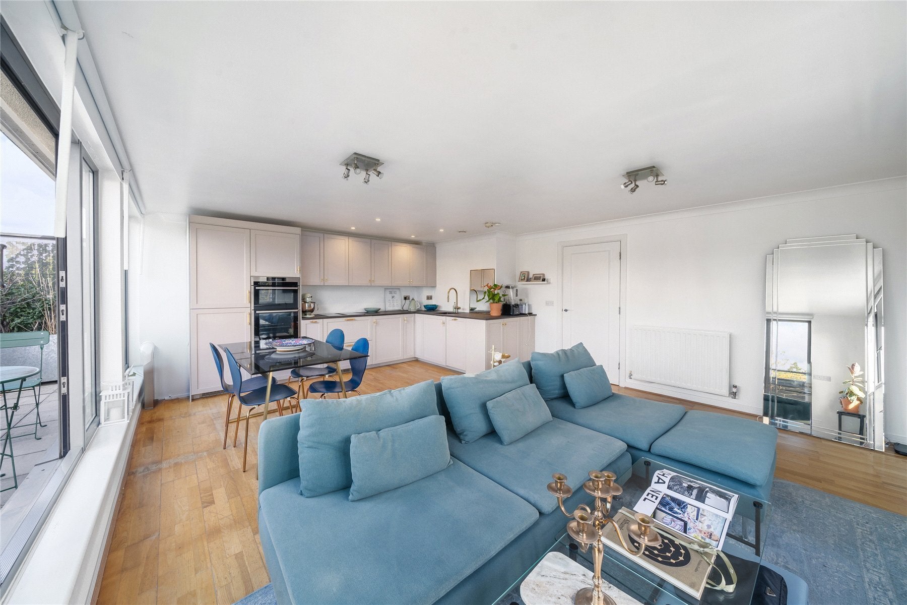 Flat Croxted Road in Greater London