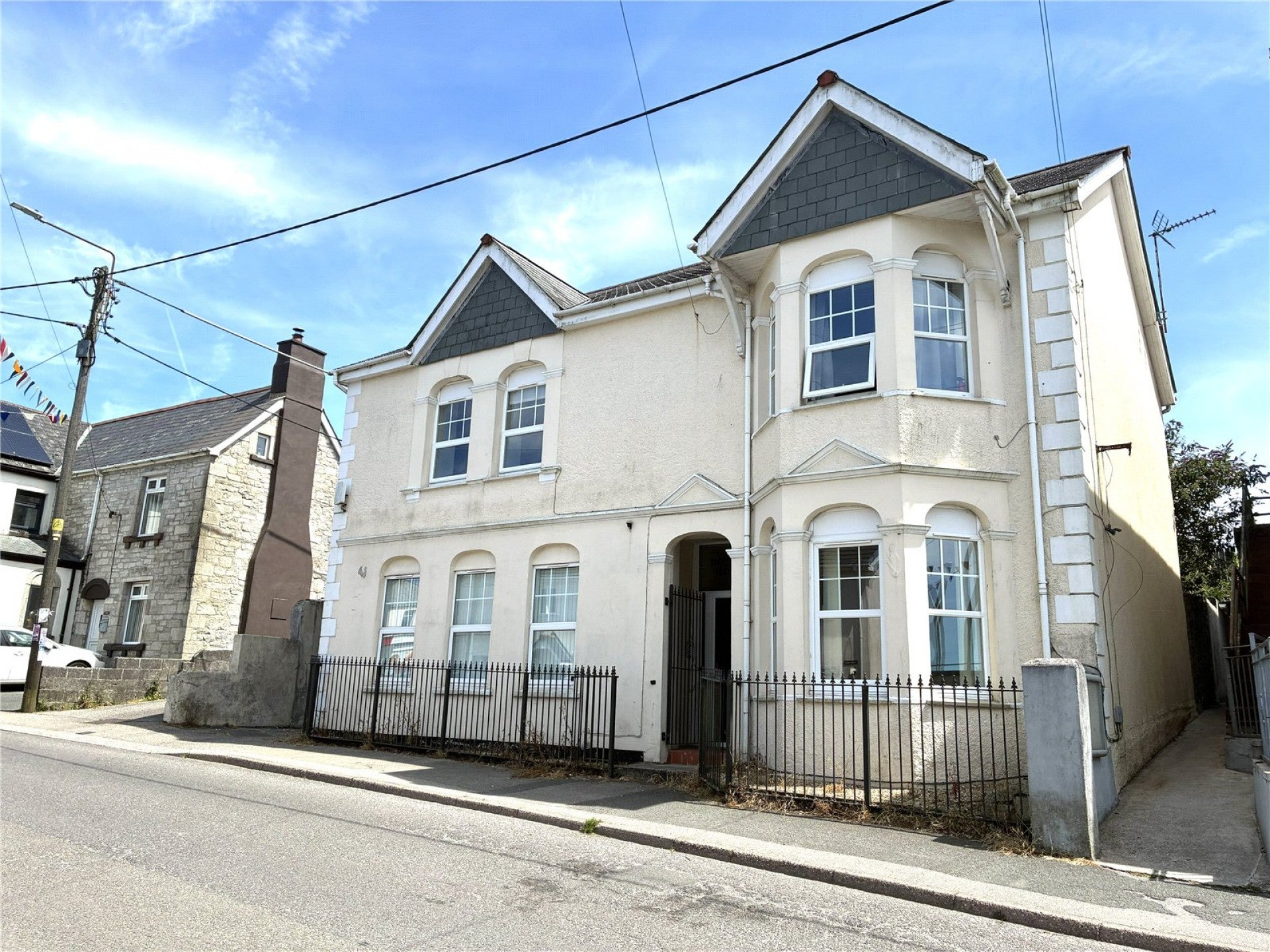Flat Hendra Heights in St Dennis