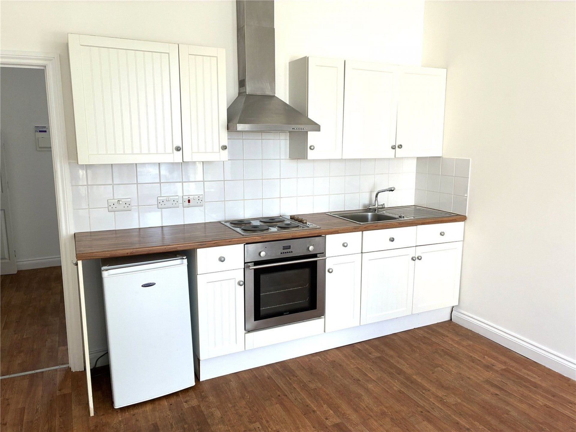 Flat Hendra Heights in St Dennis