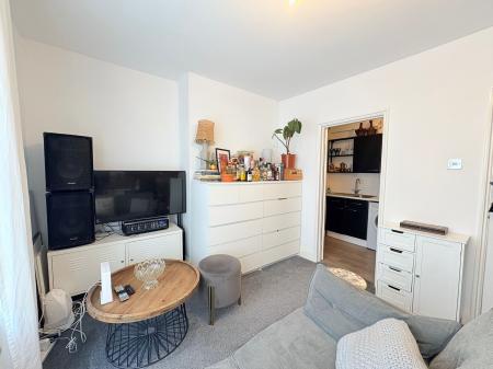 Flat Elm Grove in Portsmouth