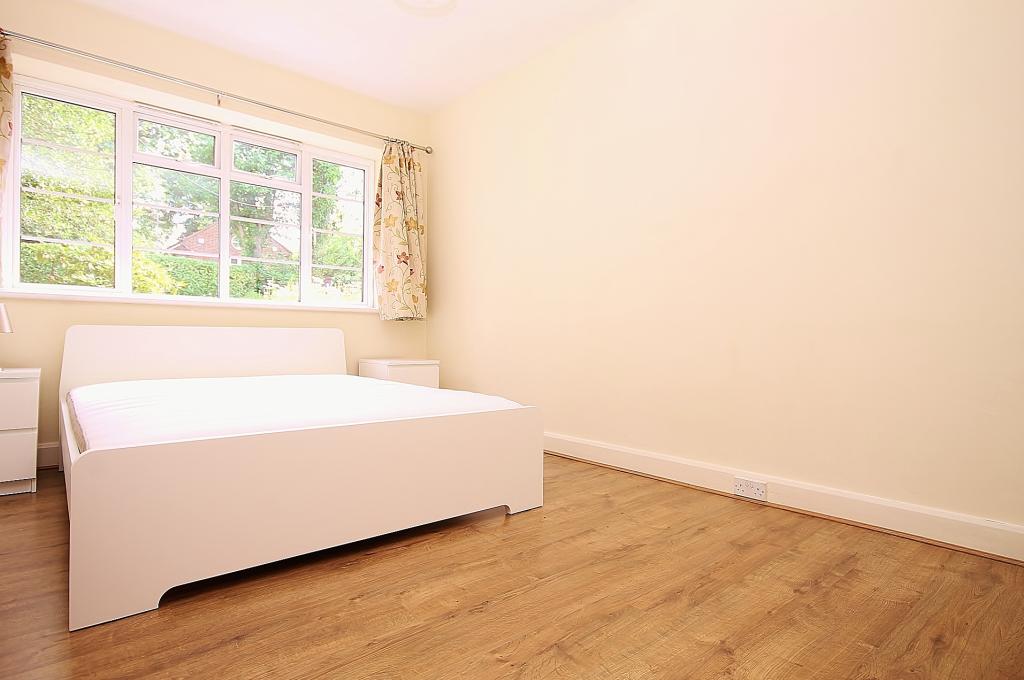 Flat Augusta Walk in Greater London