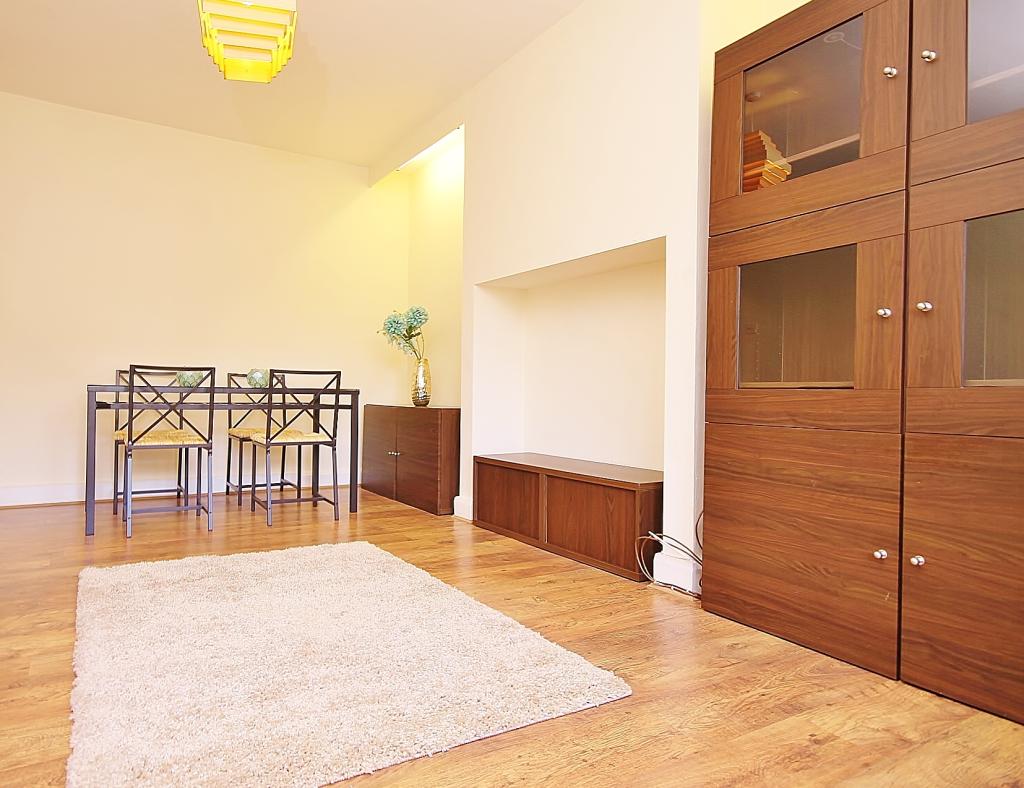 Flat Augusta Walk in Greater London