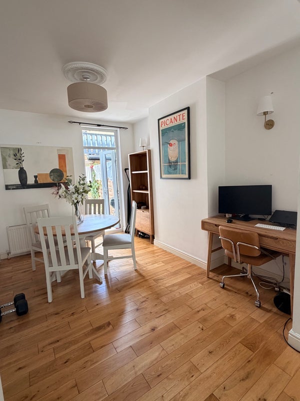 Room Sudlow Road in Greater London