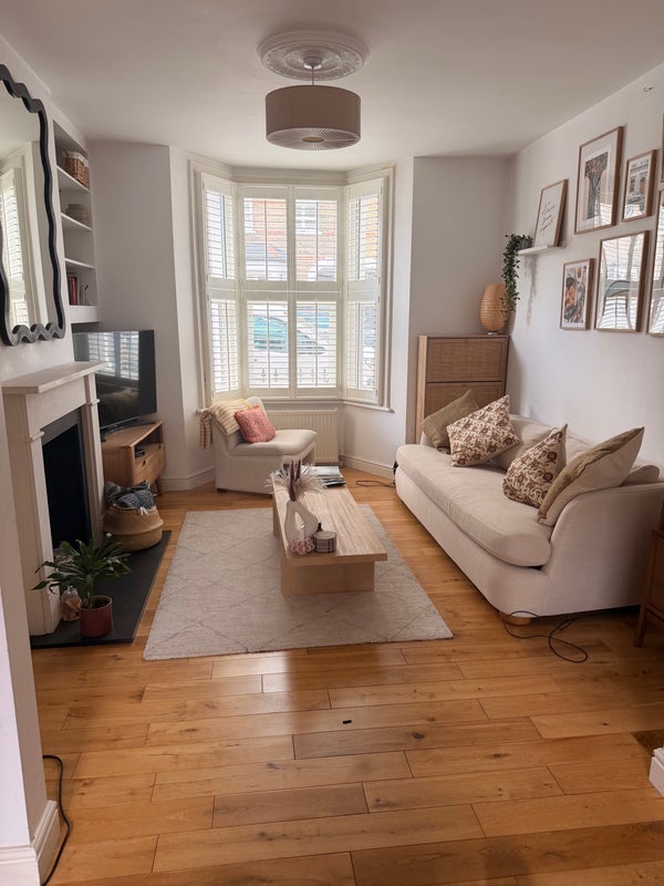 Room Sudlow Road in Greater London