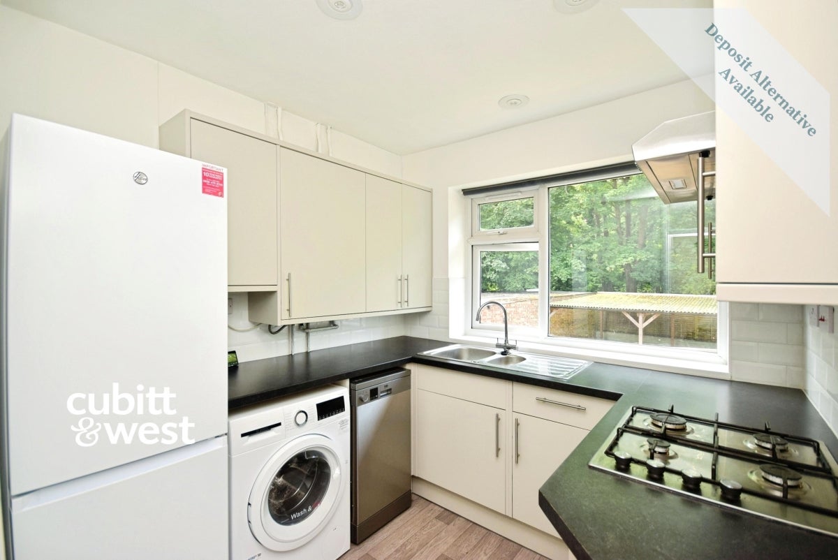 Flat Twickenham Close in Greater London