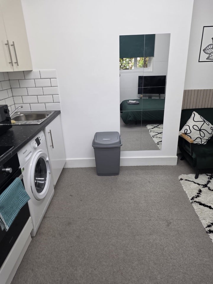 Flat Upper Street in Greater London
