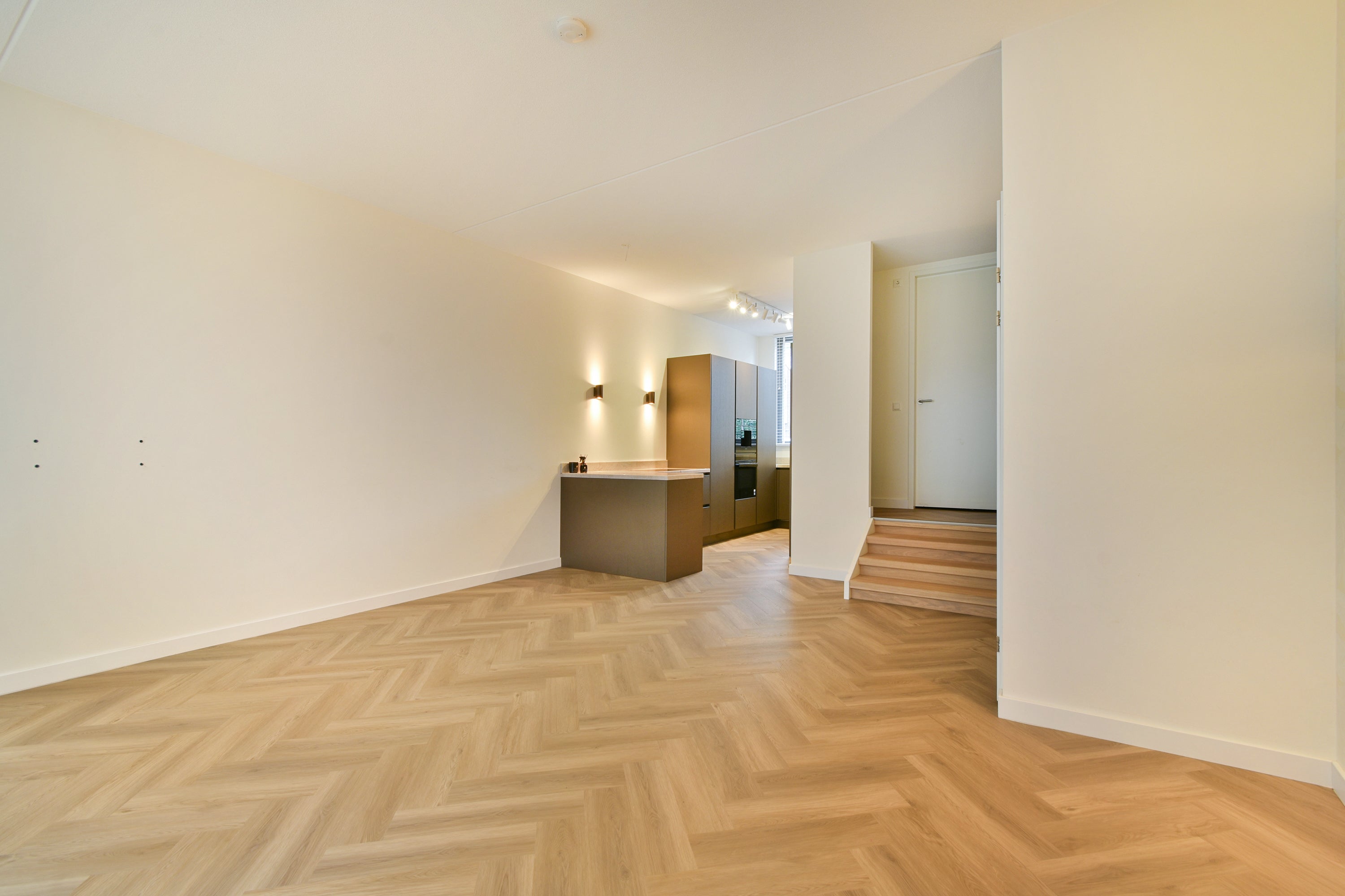 Tussenwoning te koop: Vetteoordskade 11, Vlaardingen