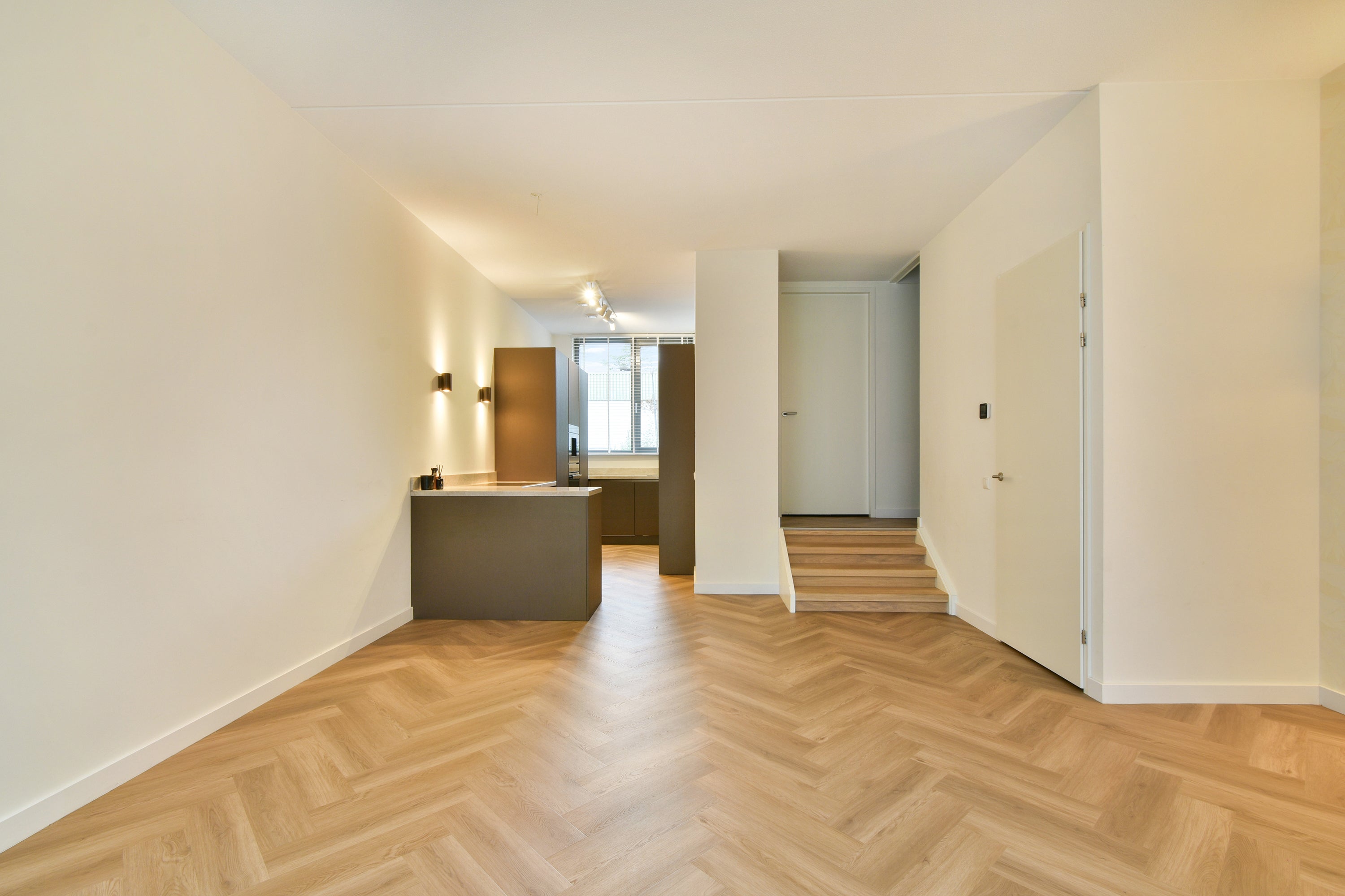 Tussenwoning te koop: Vetteoordskade 11, Vlaardingen